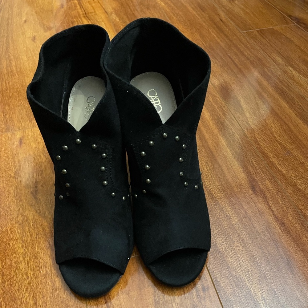 Cato Black Studded Peep-Toe Booties size 8 nwot